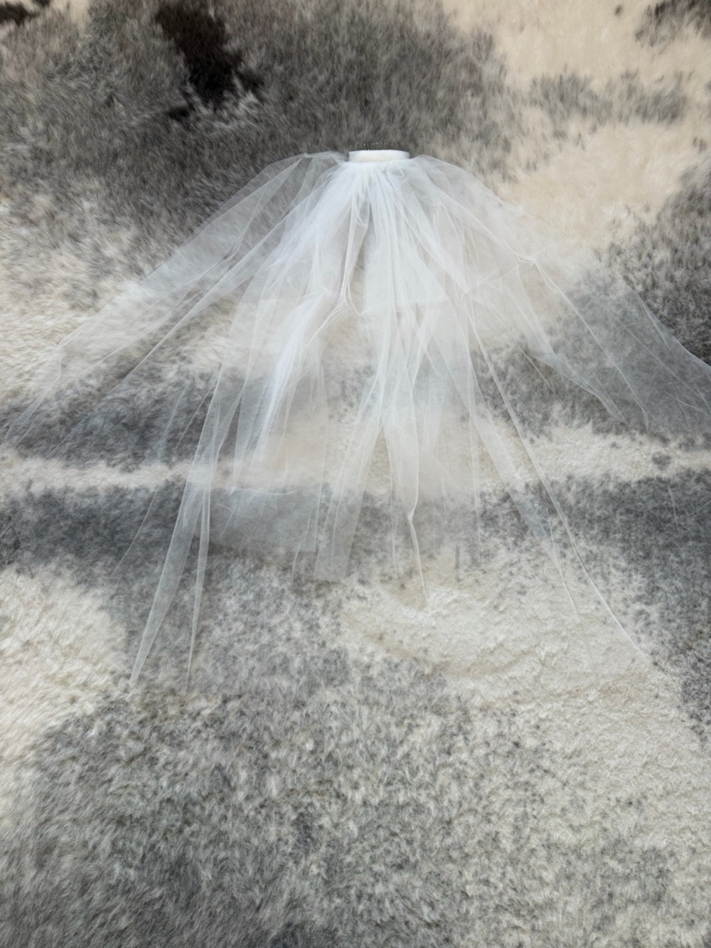 Ivory Fingertip Wedding Veil with Blusher - Picture 3 of 13